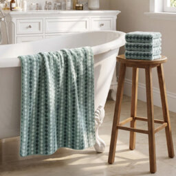 Living And Home 4 Pack Polyester Towel Set Green Zigzag Wave Stripe Soft Absorbent Hanging Loop Bathroom Towel Kit - thumbnail 2