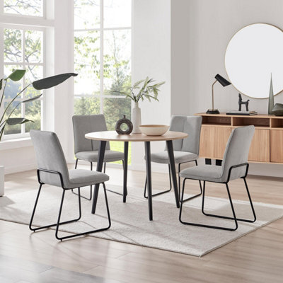 Furniturebox Uk Koko Oak Effect Round Dining Table & 4 Light Grey Halle Chairs - image 1