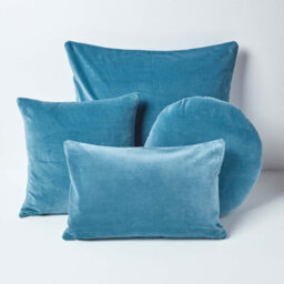 Homescapes Blue Velvet Rectangular Cushion Cover, 30 X 50 Cm - thumbnail 5