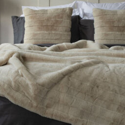 Belledorm Alaska Faux Fur Filled Cushion Oatmeal (50Cm X 50Cm) - thumbnail 2