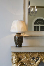 Elegant Large Chinese Table Lamp With Cream Shade And Gold Accents - thumbnail 3
