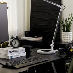 Beliani Desk Led Lamp - Aluminium Silver, Touch Double-Dimming, 3 Colour Temperatures, Stable Base - thumbnail 1