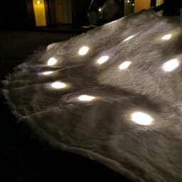 Samuel Alexander 90Cm Usb Powered Light Up White Fur Fabric Christmas Tree Skirt With Leds - thumbnail 9