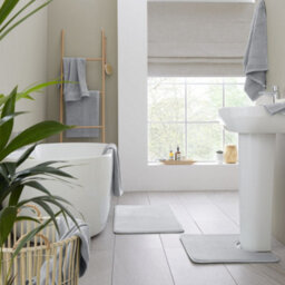 Catherine Lansfield Bathroom Anti Bacterial 500 Gsm Soft & Absorbent Cotton 6 Piece Towel Set Silver Grey - thumbnail 4