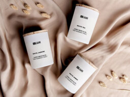 Beliani Set Of 3 Scented Candles Simplicity Soy Wax Fresh Notes Floral Notes - thumbnail 2
