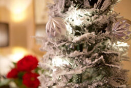 Best Artificial 6Ft Dual-Lights Snow Flocked Frosted Pop-Up Pre-Decorated Pre-Lit Christmas Tree - thumbnail 8