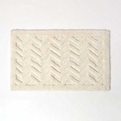 Homescapes Chevron Pattern Thick White Bathmat - image 1