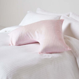 Homescapes Pink Egyptian Cotton Super Soft V Shaped Pillowcase 330 Tc - thumbnail 2