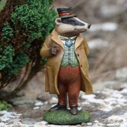 Mr Badger Resin Ornament  Wind In The Willows Animal Home Statue Sculpture Deco - thumbnail 5