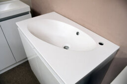 NEWLAND Pebble 600mm White Gloss Wall Hung Basin Unit Complete With Basin - thumbnail 5