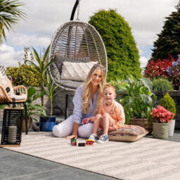 Loomed Grey Stripe Indoor Outdoor Washable Weather Resistant Rug 80Cm X 150Cm - thumbnail 2