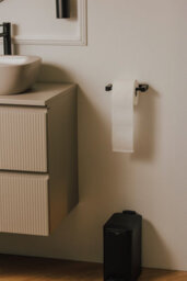 Cosmic Toilet Roll Holder, Black Matt, Wall-Mounted, 7,5 Cm. Collection Metric - thumbnail 2