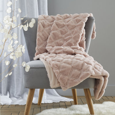 Catherine Lansfield Downstairs Living Cosy Diamond Soft 130X170Cm Blanket Throw Blush Pink - image 1