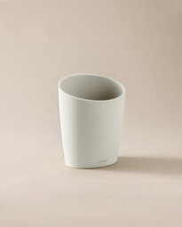 Cosmic Toothbrush Holder, Ivory, Unique Design, Soft-Finish Coating, Saku Collection