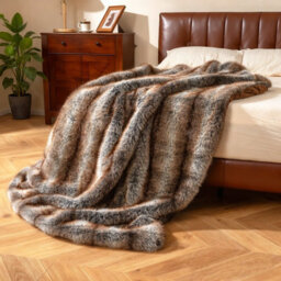 Costway 780Gsm Fluffy Faux Fur Throw Blanket 203 X 153 Cm Faux Raccoon Fur Blanket - thumbnail 5