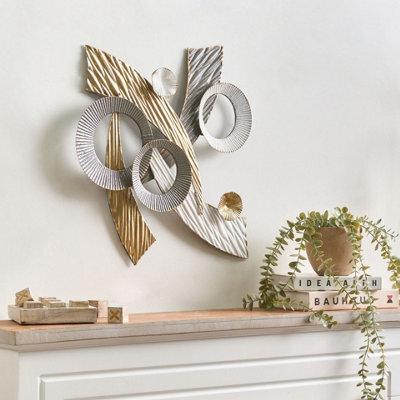 Wyld And Coco Gilded Aura Gold Metal Wall Decor - Interlocking Circles Sculpture, W55 X H54Cm, Contemporary Glam - image 1