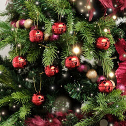 Melody Maison Set Of 8 Red Hanging Bell Christmas Decorations - 4Cm