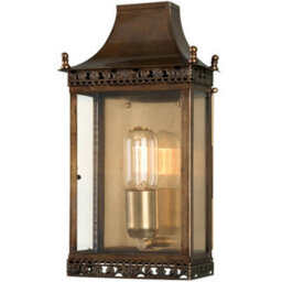 Stylish Outdoor Ip44 Wall Light In Aged Brass Finish With Led E27 Bulb