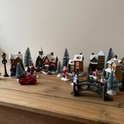 Selections 24 Piece Christmas Village Scene Decoration For Windowsills Or Mantelpieces - thumbnail 2