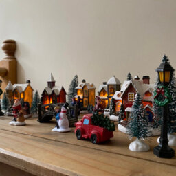 Selections 24 Piece Christmas Village Scene Decoration For Windowsills Or Mantelpieces - thumbnail 6