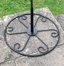 Selections Metal Complete Bird Feeding Station With 4 Large Feeders & Patio Stand - thumbnail 3