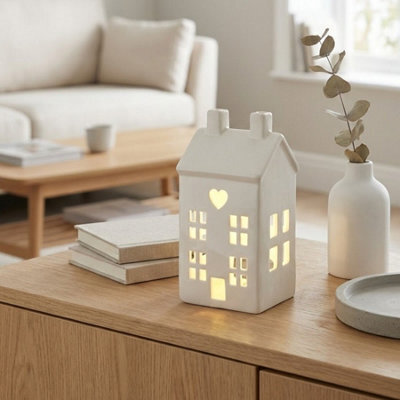 Garden Greatness Dainty House Heart Tealight Holder - image 1