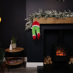 Samuel Alexander 32Cm Door Hanging Laughing Elf Animated Indoor Christmas Decoration - thumbnail 2