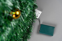 Shatchi 5Ft / 150Cm Pre-Lit Pop Up Christmas Tree With Leds And Gold Baubles - thumbnail 8