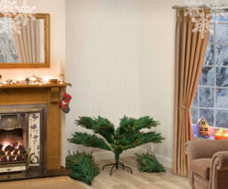 Garden Store Direct Lapland Fir Green Artificial Christmas Tree 5Ft - thumbnail 3