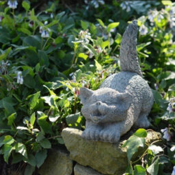 Oakley Stone Cast Tail Up Cat Sculpture - thumbnail 3