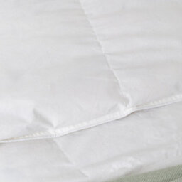 Earthkind Feather & Down Duvet, 2 Medium Pillows, 4.5 Tog, King - thumbnail 5