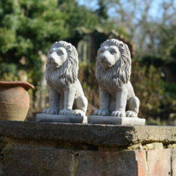 Pair Of Small Bavarian Lion Garden Sculptures - thumbnail 1