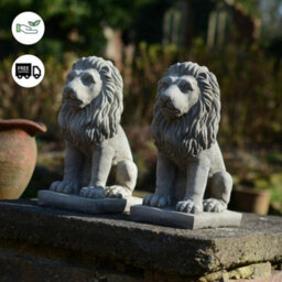 Pair Of Small Bavarian Lion Garden Sculptures - thumbnail 2