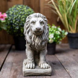 Pair Of Small Bavarian Lion Garden Sculptures - thumbnail 5