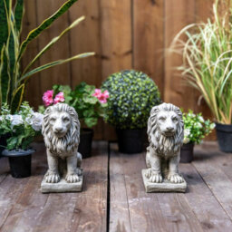 Pair Of Small Bavarian Lion Garden Sculptures - thumbnail 6