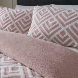 Smart Living Luxurious Geo Jacquard Fleece Duvet Cover With Pillowcases - thumbnail 2