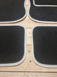 Universal White Car And Van Floor Mats 4 Piece Non Slip Carpet Set With Black Edging - thumbnail 2