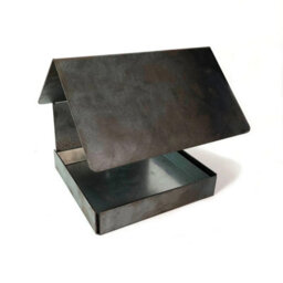Jake's Farm Yard Wall Mount & Tree Mounted Rustic Steel Bird Feeder With Galvanised Feed Tray - Rusts Over Time - 24Cm X 21Cm X 22 - thumbnail 8