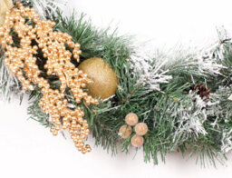 Best Artificial 12Ft Frosted Cream Gold Decorated Christmas Garland With 100 Bright White Led Battery Lights - thumbnail 8