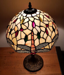 "K Living 12"" Salisbury Tiffany Antique Brass Resin Table Lamp/stained Leaf Glass Shade" - thumbnail 2