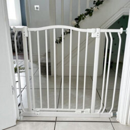 Safetots Extra Tall Curved Top Safety Gate, 179Cm - 188Cm, Matt White, Extra Tall 100Cm In Height, Pressure Fit Stair Gate - thumbnail 9