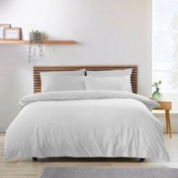 Catherine Lansfield So Soft Non-Iron Double Duvet Cover Set With Pillowcases White