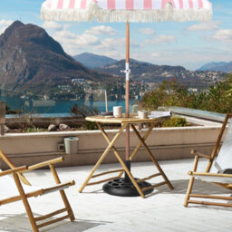 Wyld And Coco Evergreen 150Cm Round Tilt Parasol Pink And White Beech Wood Pole Uv-Resistant - thumbnail 2
