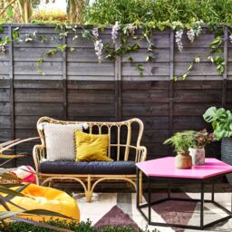 Cuprinol Ducksback Black Matt Multi-Surface Exterior Shed & Fence Treatment Wood Paint, 9L Tin - thumbnail 4