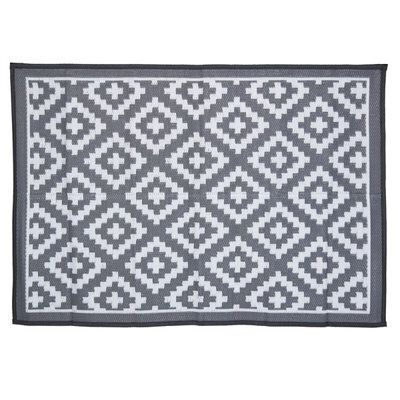 Charles Bentley Diamond Pattern Lightweight Waterproof Indoor/patio Medium Rug - image 1
