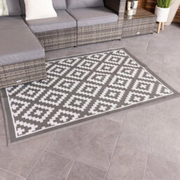 Charles Bentley Diamond Pattern Lightweight Waterproof Indoor/patio Medium Rug - thumbnail 2