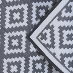 Charles Bentley Diamond Pattern Lightweight Waterproof Indoor/patio Medium Rug - thumbnail 4