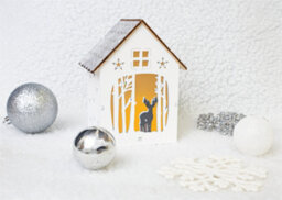 Netagon St Helens Home And Garden Battery Powered Christmas Wooden Light Up Festive Scene - thumbnail 3