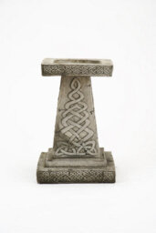 Celtic  Birdbath With Square Top - thumbnail 3