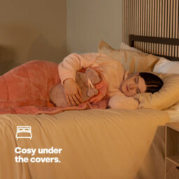 Livivo Criss Cross Hot Water Bottle - Pink - thumbnail 3